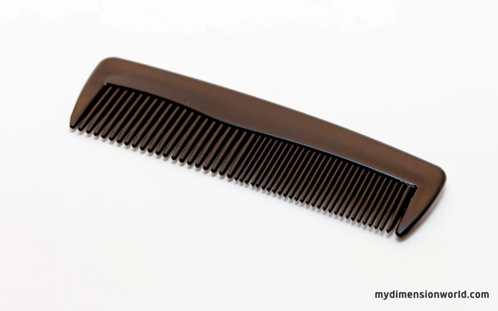 Medium-Sized Comb