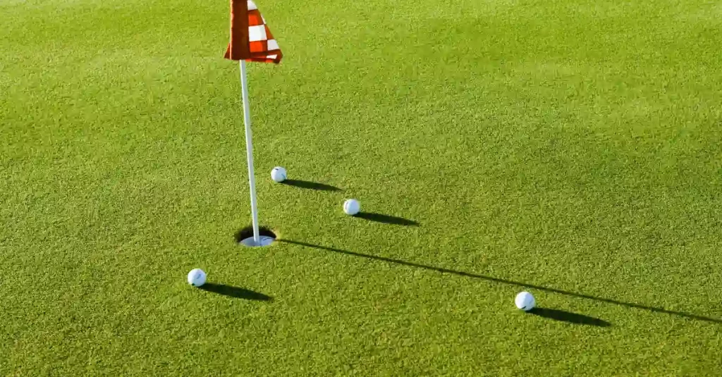 4 Golf Balls